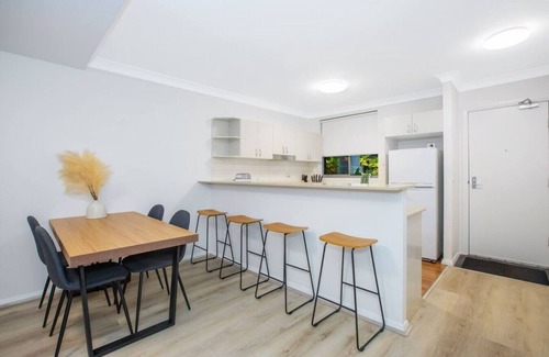 Chippendale Apartamento | Jacks Unique Central Lodging w Pool, Gym & Parking