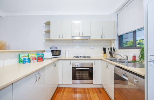 Chippendale Apartamento | Jacks Unique Central Lodging w Pool, Gym & Parking