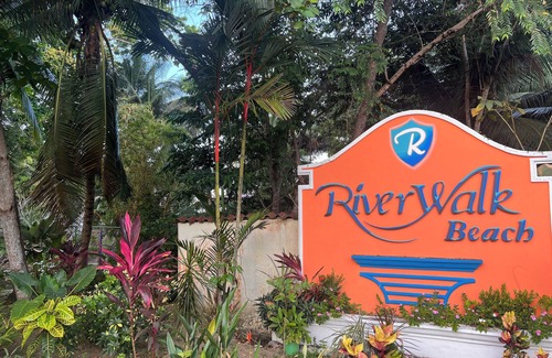 Cerro Plano Casa | Jaco Hideaway: 1 minute walk to direct beach access. Gated community with pool.