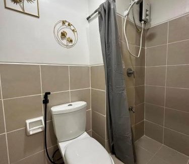 Las Pinas Apartamento | Jacoolzzi staycation