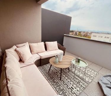 Trnava Apartamento | Jacuzzi area with sunset, terrace, free parking