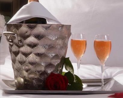 Ferolles Cama Y Desayuno | Jacuzzi Massage sur rdv,Duo,reiki,californien, réflexologie plantaire, et bouteille mousseux offerte