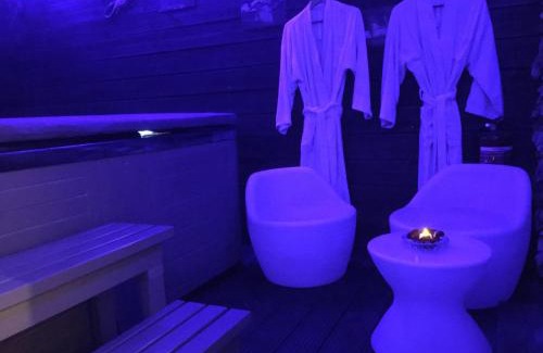 Vauvert Cama Y Desayuno | Jacuzzi privé Chambre et table d hotes