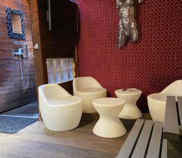 Vauvert Cama Y Desayuno | Jacuzzi privé Chambre et table d hotes