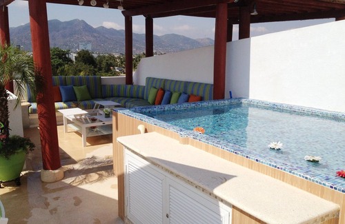 Granjas del Marqués Apartamento | Jacuzzi privado en roof garden con asoleadero húmedo