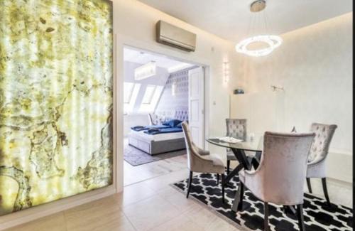Terezvaros Apartamento | Jacuzzi Roofterrace Luxury over the Opera