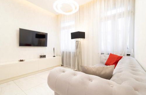 Terezvaros Apartamento | Jacuzzi Roofterrace Luxury over the Opera