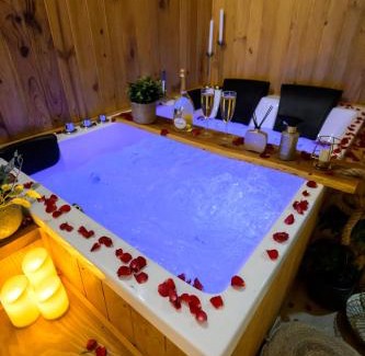 Les Muriers Apartamento | Jacuzzi Sauna privatif - La Cabanette Spa