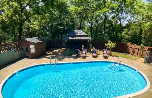 Eureka Springs Historic District Apartamento | Jacuzzi Suite 206 at Tradewinds