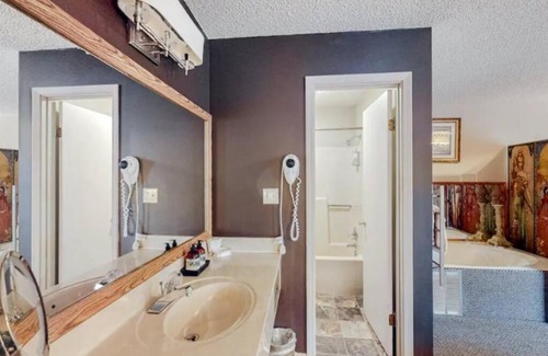 Eureka Springs Historic District Apartamento | Jacuzzi Suite 206 at Tradewinds