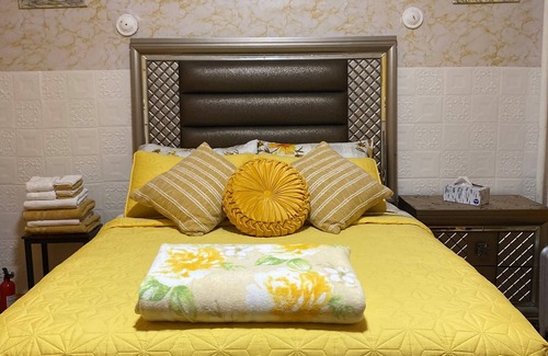 Crown Heights Apartamento | JAD Hosts Sunburst Crown Heights on the Parkway near MTA Subways &:Buses