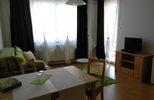 Hegyko Apartamento | Jade Apartment
