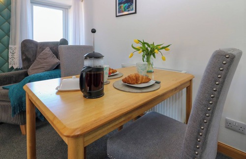 Macduff Cabaña | JADE COTTAGE, pet friendly, character holiday cottage in Macduff
