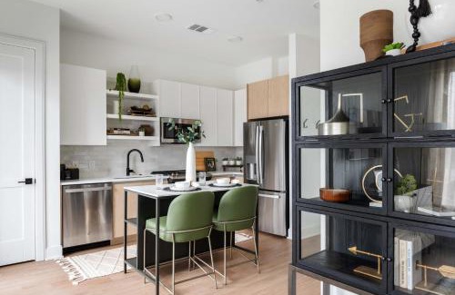 Old Fourth Ward Casa | Jade Junction