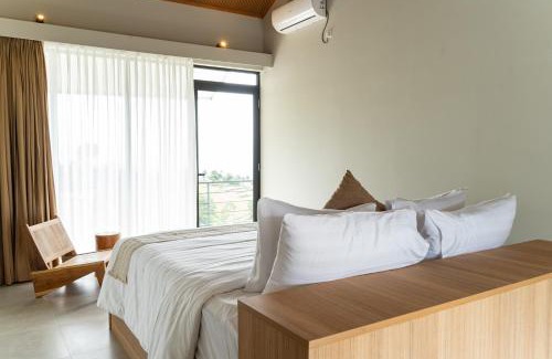 Bandung Villa | Jaden Hill Mountain City View Villa 8 bedrooms with a private heated swimming pool and a movie room