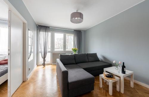 Nowa Praga Apartamento | Jagiellońska 64 Prywatne mieszkanie z oddzielną sypialnią i balkonem Samodzielne Zameldowanie! Self Check-in System!