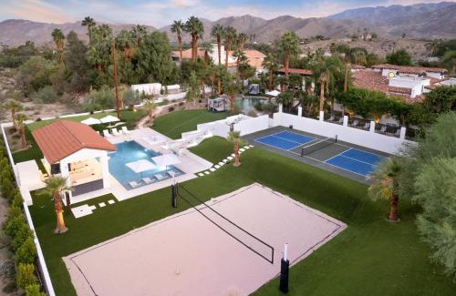 Palm Desert Casa | Jaguar Estate - Private Lush Estate with 2 Incredible Pools and Spas, Pickleball and Resort Style Yard