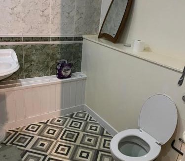 Middlesbrough Casa | Jakes en suite room near James cook