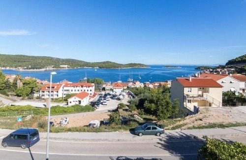 Vis Apartamento | Jakša - Close to the sea & Free Parking - A3