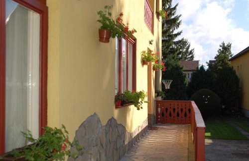 Nagymaros Apartamento | Jakus Ház