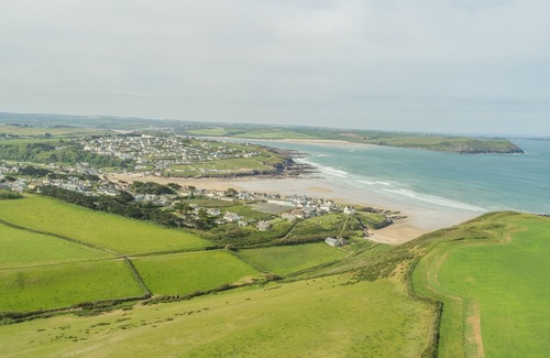 Polzeath Casa | Jalousie se encuentra en una tranquila calle sin salida con maravillosas vistas al mar.