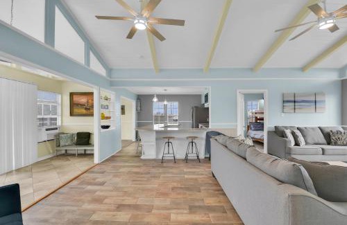 Jamaica Beach Casa | Jamaica Beach Home with Wraparound Beach-View Deck