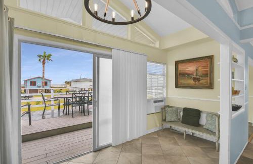 Jamaica Beach Casa | Jamaica Beach Home with Wraparound Beach-View Deck