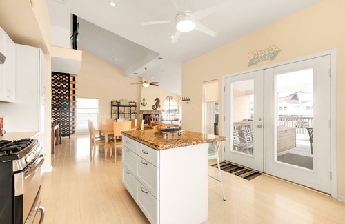 Jamaica Beach Casa | Jamaica Beach: Oasis, boat lift, kayaks, and more!
