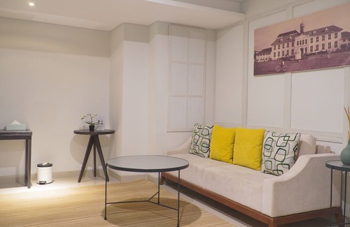Jakarta Hotel | Jambuluwuk Thamrin Hotel