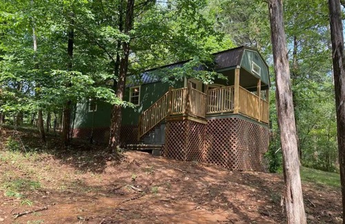 Schuyler Casa | James river Access Buckingham County Cabin