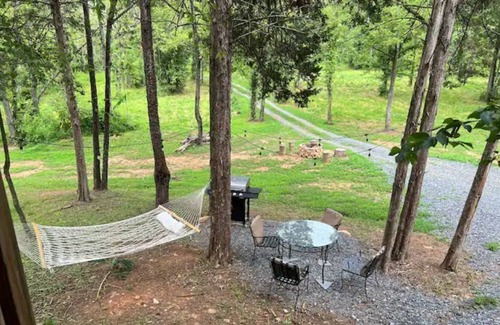 Schuyler Casa | James river Access Buckingham County Cabin