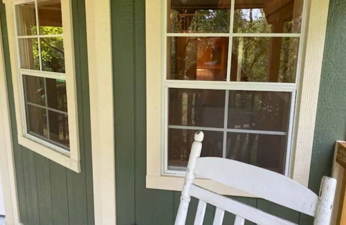 Schuyler Casa | James river Access Buckingham County Cabin