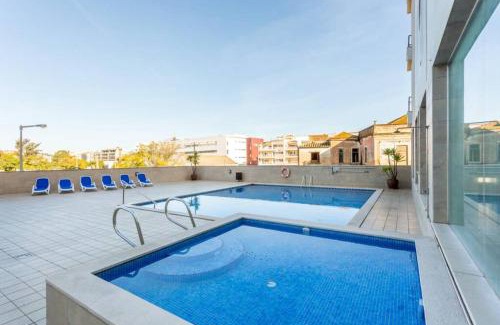 Lagos Apartamento | James's Quinta das Palmeiras, spacious 2 bedroom apartment in luxury complex, walking distance to town and beach