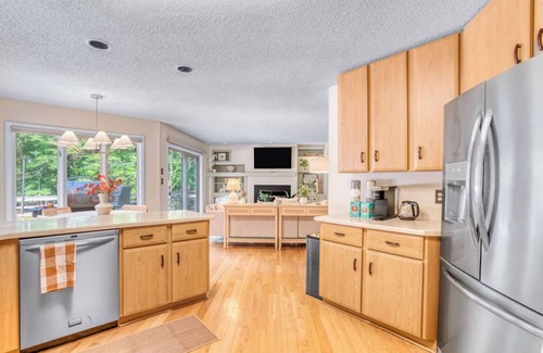 Jamestown Casa | Jamestown Retreat with Hot Tub & More