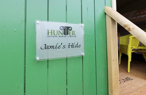 Wigton Cabaña | JAIMIE'S HIDE, romántico en Bowness-On-Solway, Ref 989070