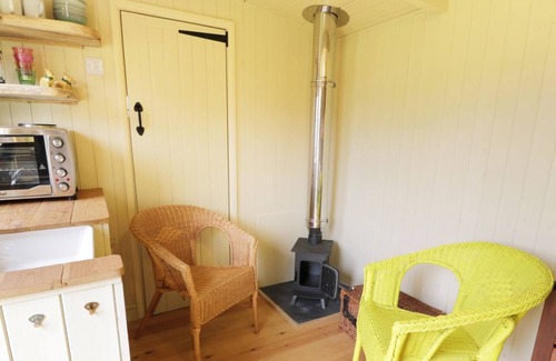 Wigton Cabaña | JAIMIE'S HIDE, romántico en Bowness-On-Solway, Ref 989070