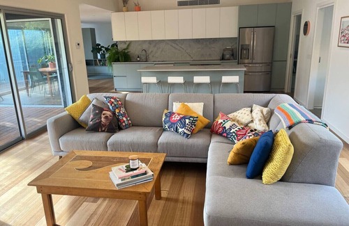 Jan Juc Casa | Jan Juc Family Nest - walk to the beach!