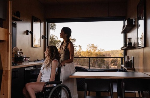 Keysbrook Cabina | Jana the Tiny Cabin in Serpentine