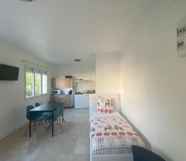 Palaiseau Apartamento | Janakpur Home