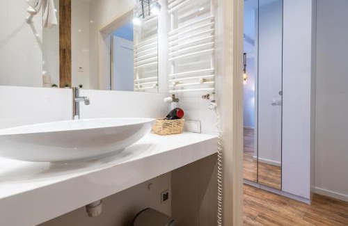 Załeze Apartamento | Janasa Comfort Studio by BookingHost