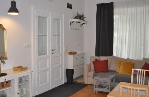 Ljubljana City Centre Apartamento | Jane's Place, experience the atmosphere of a historic villa & free parking