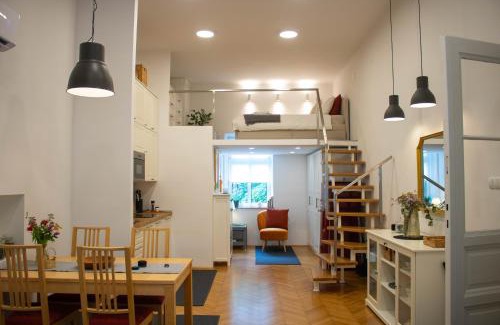 Ljubljana City Centre Apartamento | Jane's Place, experience the atmosphere of a historic villa & free parking