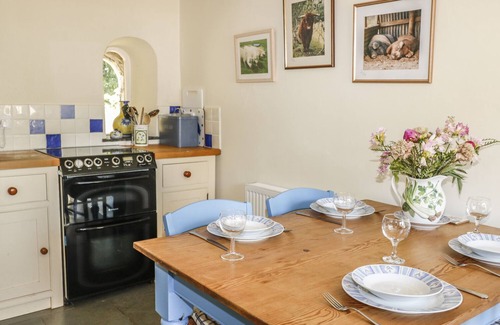 Brazzacott Cabaña | JANE'S PLACE, admite mascotas, con chimenea en Lifton, Ref 987041
