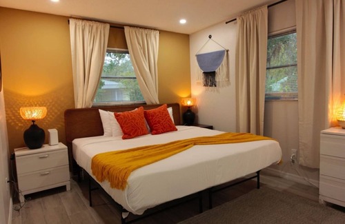 Bayou Oaks Casa | Japan near Ringling University