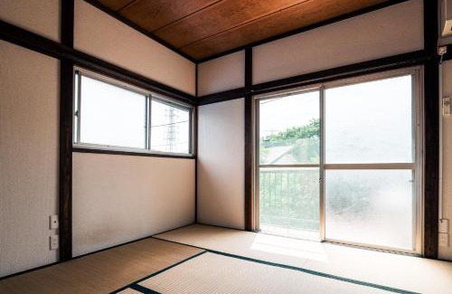 Yokosuka Apartamento | Japanese Local House - 奥葉山の一棟貸しの隠れ家宿 - 静かな縁側と和室