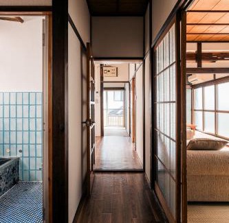 Yokosuka Apartamento | Japanese Local House - 奥葉山の一棟貸しの隠れ家宿 - 静かな縁側と和室