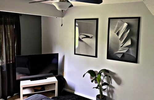 Mount Airy Condominio | Japanese Themed Condo