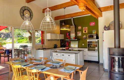 Ocana Villa | Jardin des Abeilles - Famille, Rivière, Zen - by TGB