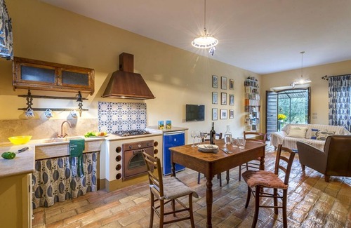 Fermo Apartamento | Jasmine - apartment in villa with heated swimming pool