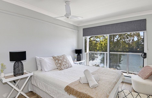 Dora Creek Casa | Jasmine Cottage - Large 5 bedroom waterfront home